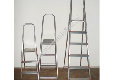 Escadotes Domésticos em Alumínio