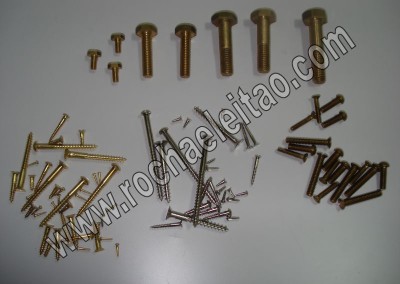 Parafusos em Latão